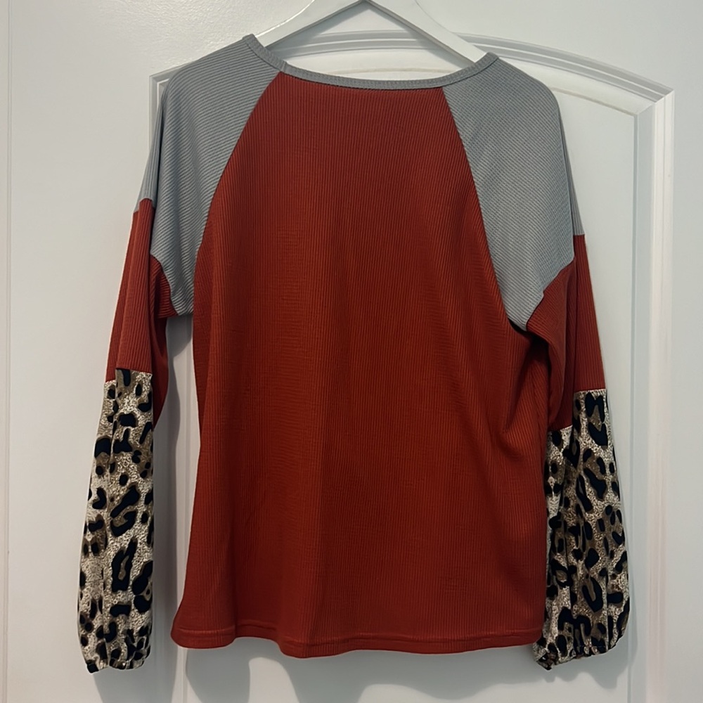 Boutique Top - Picture 4 of 4